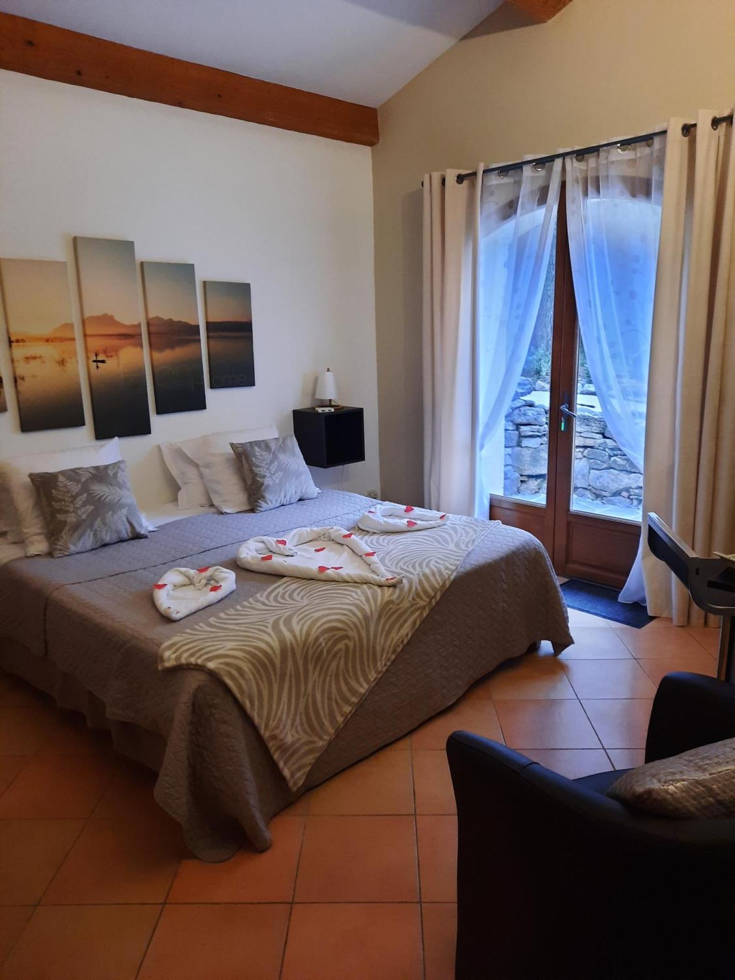 Villa Asunda B&B Spa & Sauna, Chambres D'Hotes Сен-Максимен-ла-Сент-Бом Екстериор снимка